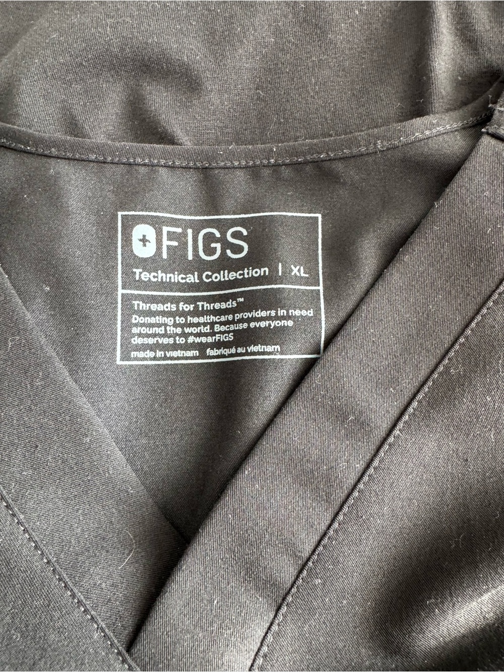 FIGS Men’s Leon Scrub Top - Picture 3 of 6